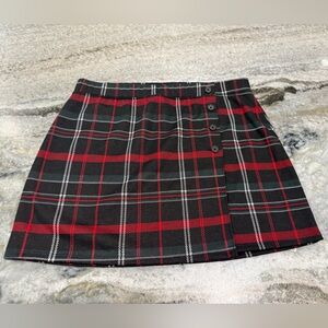 SO Plaid Skirt in Red and Black